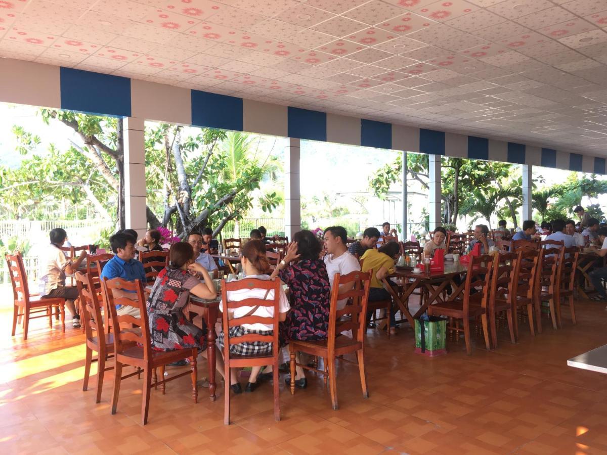 归仁 Khach San Binh Duong酒店 外观 照片