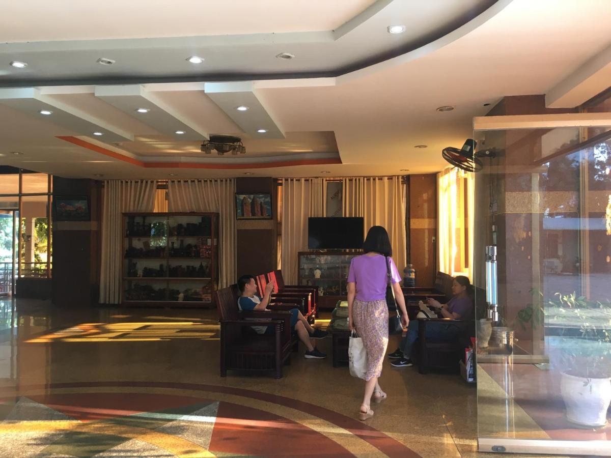 归仁 Khach San Binh Duong酒店 外观 照片